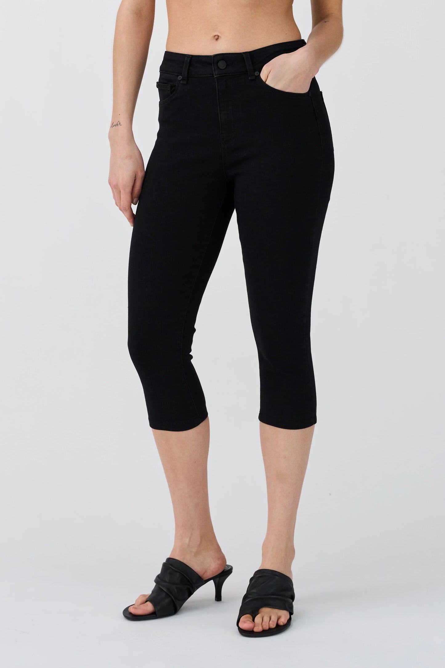 Alexa Capri Jeans Wash Cool Excellent Black